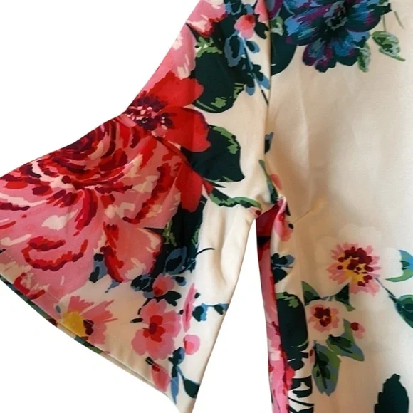 Jade Women's Top - Red and Cream Floral NWT Size XS - Picture 4 of 10